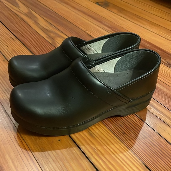 The Professional Dansko Clog - Picture 3 of 13